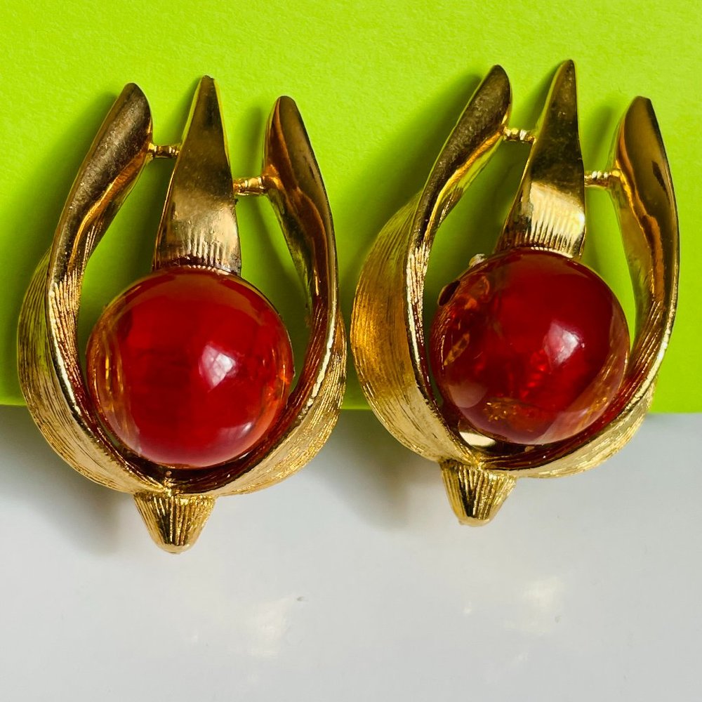 Vintage Tulip Clip-On Earrings 1 3/8”